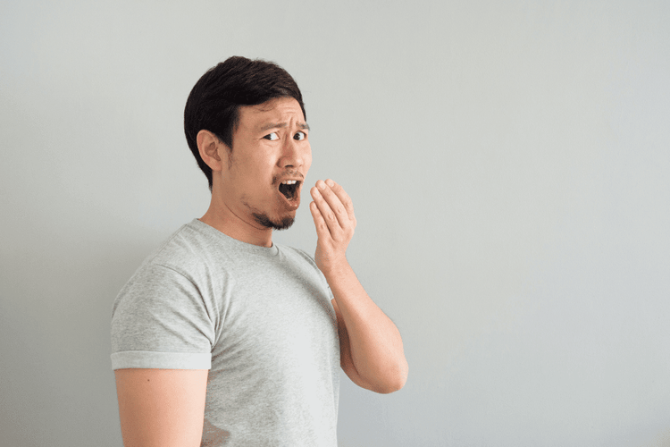 What Causes Invisalign Bad Breath? 4 Habits You Should Avoid Movemints